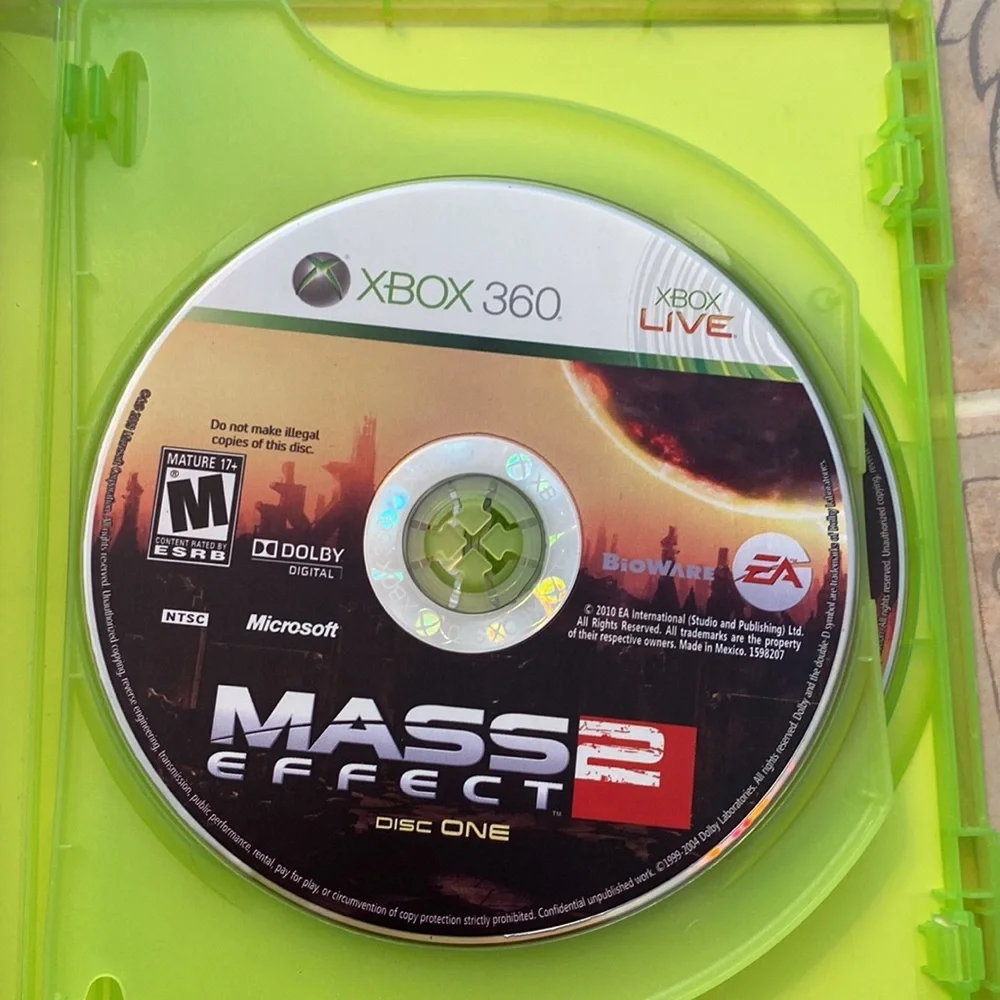 XBox 360 game - Mass Effect 2 - two discs included